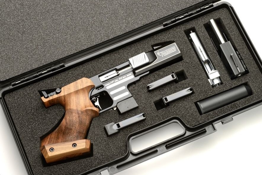 Alternative view of Pardini Sportpistole ZF .32 & Wechselsystem .22 RF